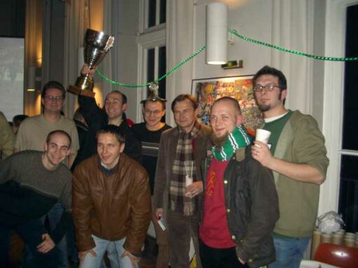 ... und dann der Pokal zu Himmel...